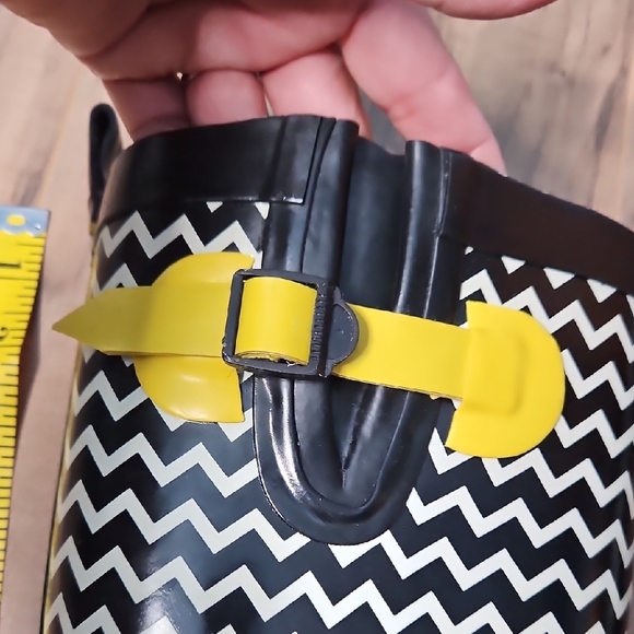 Capelli Stylish Women's Chevron Rain Boots - Black and Yellow - Picture 9 of 15